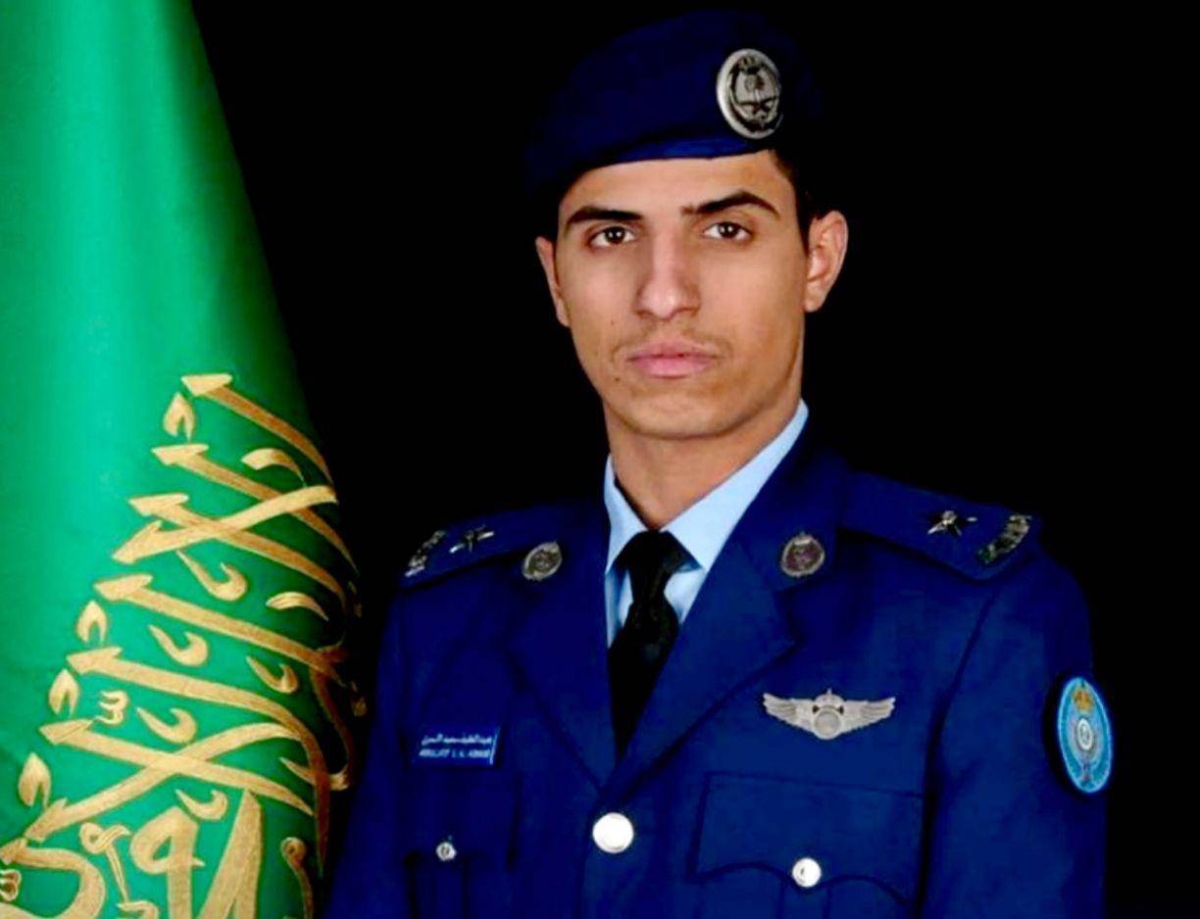 آل مسفر ملازم طيار - أخبار السعودية
