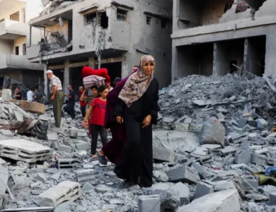 أشلاء وصراخ ورعب في غزة مع توسيع العمليات العسكرية الإسرائيلية البرية