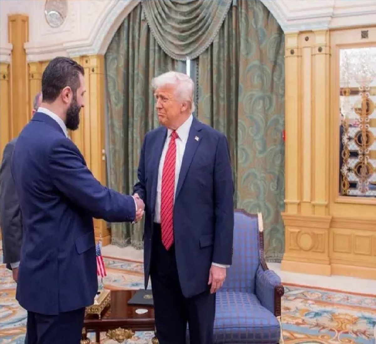 أكد أنه سيلتقي ترمب.. الشرع: العالم خذلنا في الماضي - أخبار السعودية