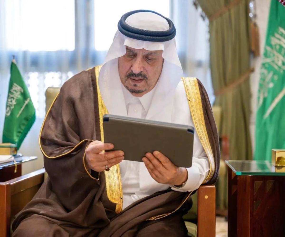 أمير الرياض يستقبل مدير تعليم المنطقة - أخبار السعودية