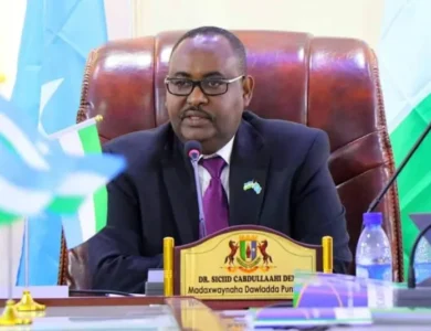 إعلان زعيم بونتلاند الترشح للرئاسة يعمّق «الاستقطاب السياسي» بالصومال