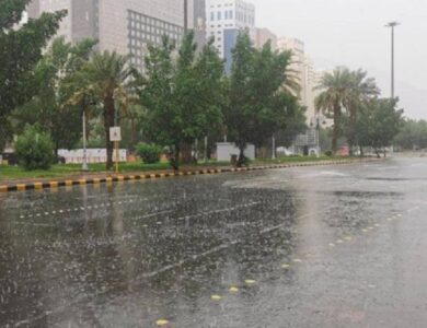 «الأرصاد»: أمطار متوسطة إلى غزيرة على مناطق جازان وعسير والباحة ومكة - أخبار السعودية
