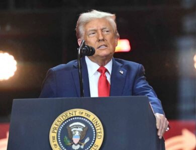 البيت الأبيض يُلوّح بمذبحة وظيفية.. تسريح جماعي إذا فشل تمرير الميزانية - أخبار السعودية