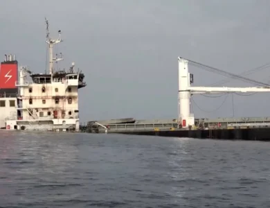 الحوثيون يتوعدون باستهداف شركات نفط أميركية كبرى