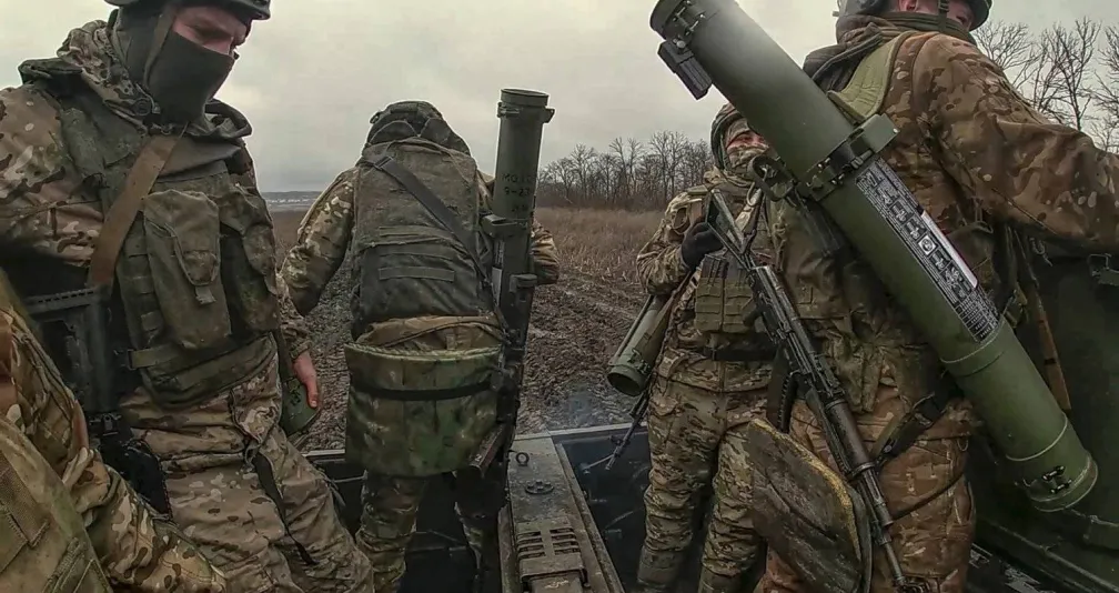 السجن المؤبد لرجل أدين بتهمة تجنيد عراقيين للقتال لصالح الجيش الروسي في أوكرانيا