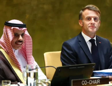 السعودية: «حل الدولتين» هو السبيل الوحيد للسلام... وفرنسا تعترف بدولة فلسطين (تغطية حية)