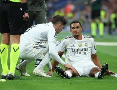 بعد 4 دقائق.. أرنولد يُغادر مباراة ريال مدريد ومارسيليا مصاباً - أخبار السعودية