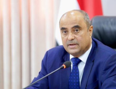 رئيس الوزراء اليمني لـ «عكاظ»: نرحب بالشراكة مع 35 دولة لتعزيز الأمن البحري وتوسيع الفرص الاقتصادية - أخبار السعودية