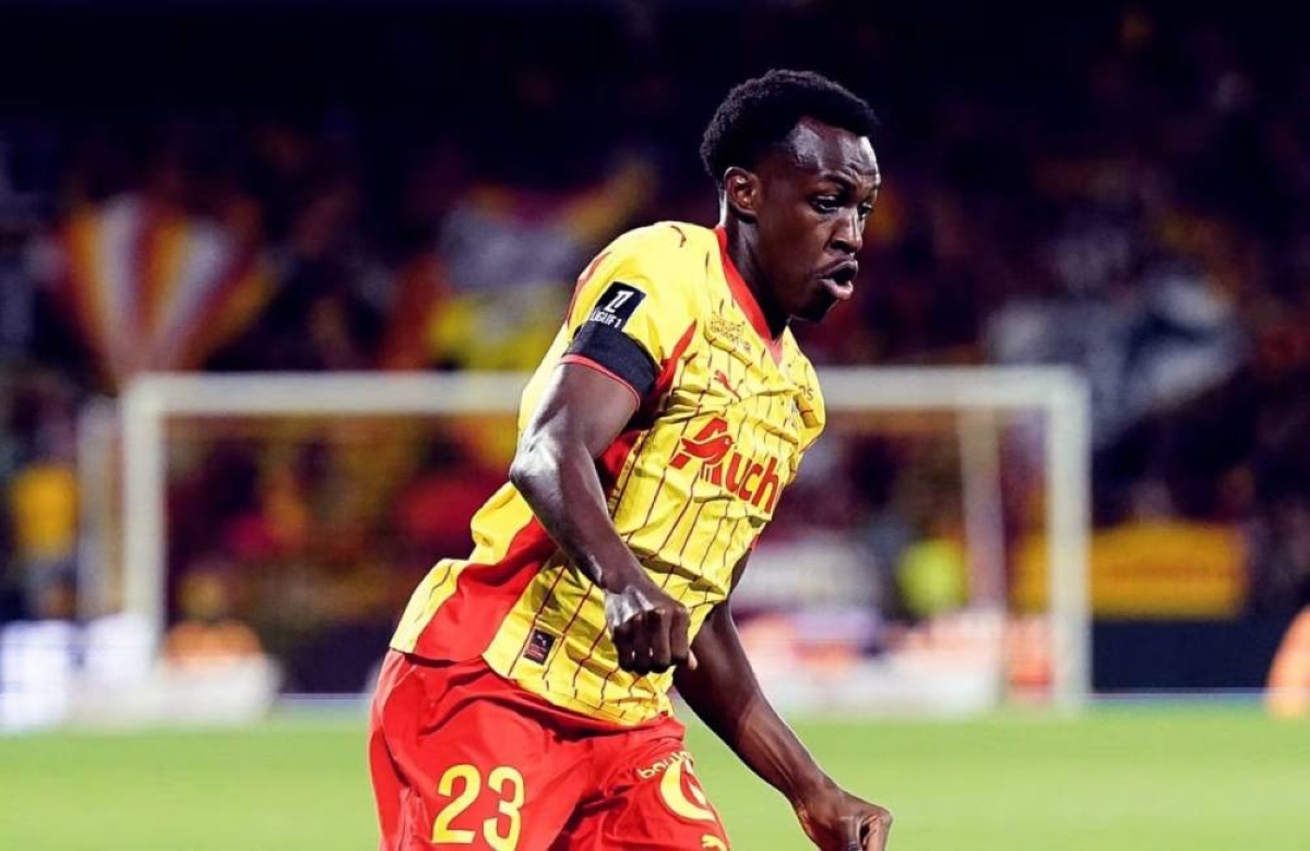 رئيس لانس يكشف لـ«عكاظ» حقيقة عودة سعود عبدالحميد إلى «روشن» - أخبار السعودية