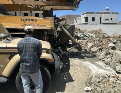 ضبط مقيم مخالف لتلويثه البيئة بتفريغ مواد خرسانية في منطقة عسير - أخبار السعودية