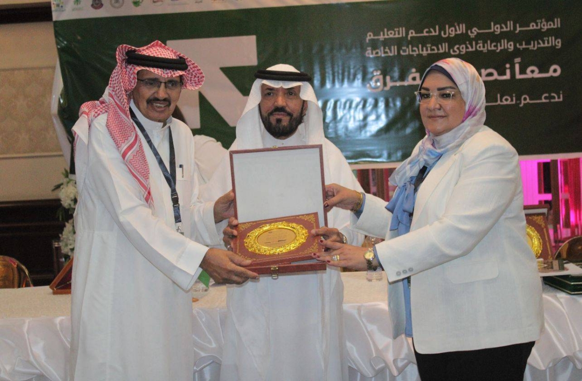 في حضرة الإنسانية.. تكريم عبدالله غريب بالقاهرة - أخبار السعودية