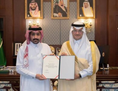 محافظ الأحساء يكرّم مواطناً تبرع بإحدى كليتيه لأخيه - أخبار السعودية