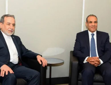 مصر تؤكد أهمية «تهيئة الظروف» لاستئناف المفاوضات الإيرانية - الأميركية