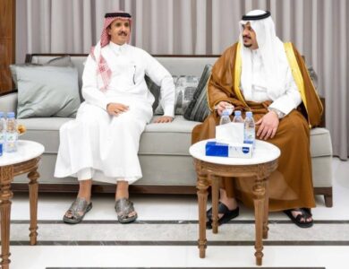 نائب أمير الرياض يعزّي ناصر البقمي في وفاة والدته - أخبار السعودية
