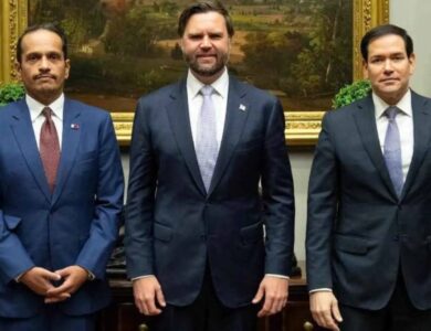 نائب الرئيس الأمريكي يلتقي وزير الخارجية القطري - أخبار السعودية