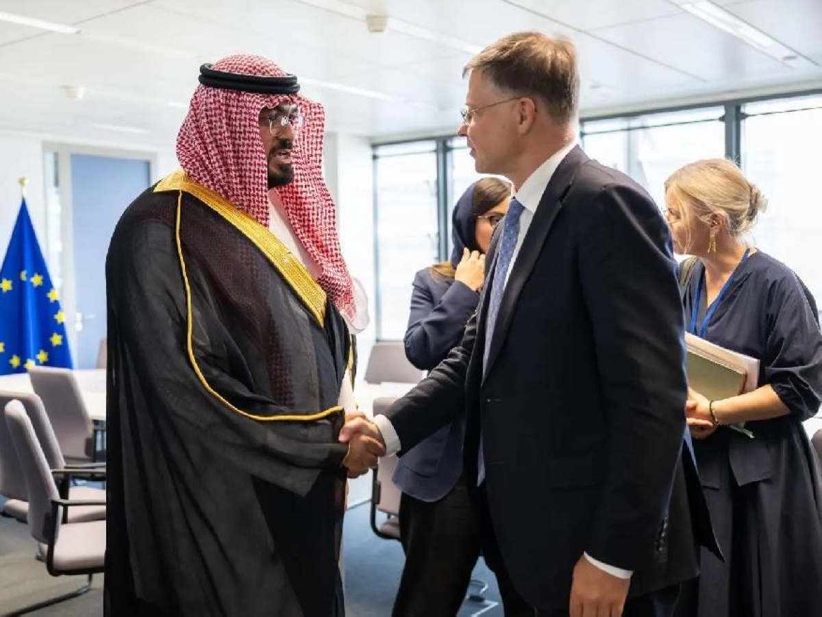 وزير الاقتصاد يجتمع مع المفوض الأوروبي للاقتصاد والإنتاجية - أخبار السعودية