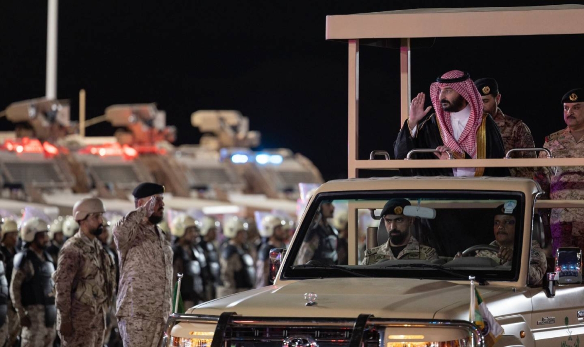 وزير الحرس الوطني يزور لواء الملك فيصل ومستشفى محمد بن عبدالعزيز بالمدينة المنورة - أخبار السعودية