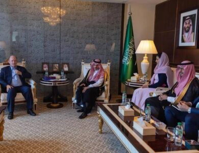 وزير الخارجية يلتقي السيناتور الأمريكي بيتر ويلش والسيناتور كريس كونز - أخبار السعودية