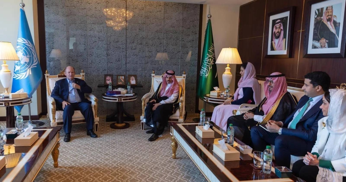 وزير الخارجية يلتقي السيناتور الأمريكي بيتر ويلش والسيناتور كريس كونز - أخبار السعودية