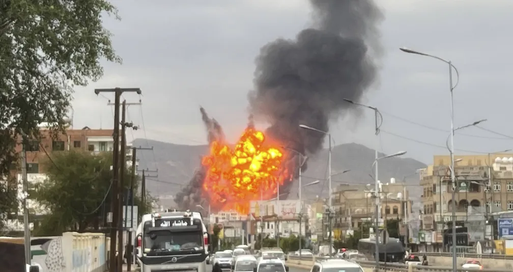 وزير يمني: الحوثيون مرتهنون لـ«الحرس الثوري» ولا يكترثون للدمار