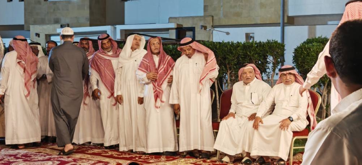 آل باظراح يستقبلون المواسين في فقيدتهم - أخبار السعودية