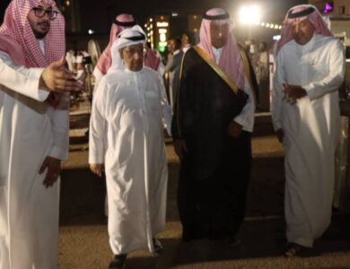 سلطان الفيصل وفيصل بن عبدالله يعزّيان أسرة الرابغي في فقيدها - أخبار السعودية