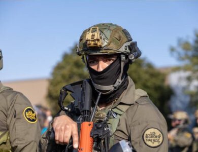 فوضى في شيكاغو.. ترمب ينشر جنود الحرس الوطني وسط احتجاجات عنيفة - أخبار السعودية