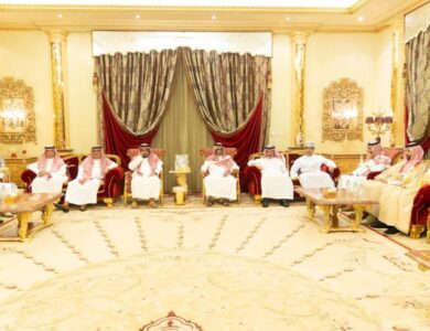 نواف وتركي وسلطان بن عبد العزيز يستقبلون المواسين في وفاة فقيدتهم - أخبار السعودية