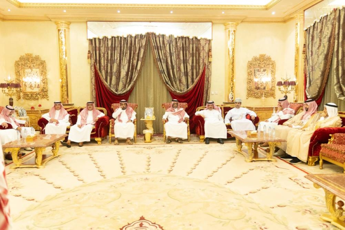 نواف وتركي وسلطان بن عبد العزيز يستقبلون المواسين في وفاة فقيدتهم - أخبار السعودية